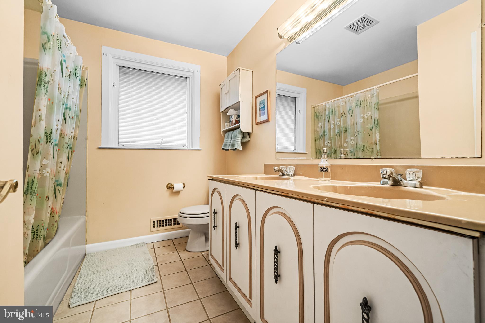 827 Hilltop Road Cinnaminson, NJ 08077 - Photo 36 of 45 Gallery Image 36