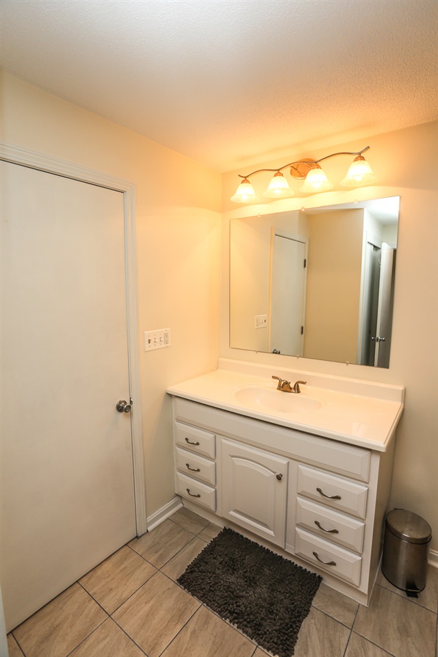 85 East Ridge Road, Unit B3 Merrimack, NH 03054 - Photo 31 of 32