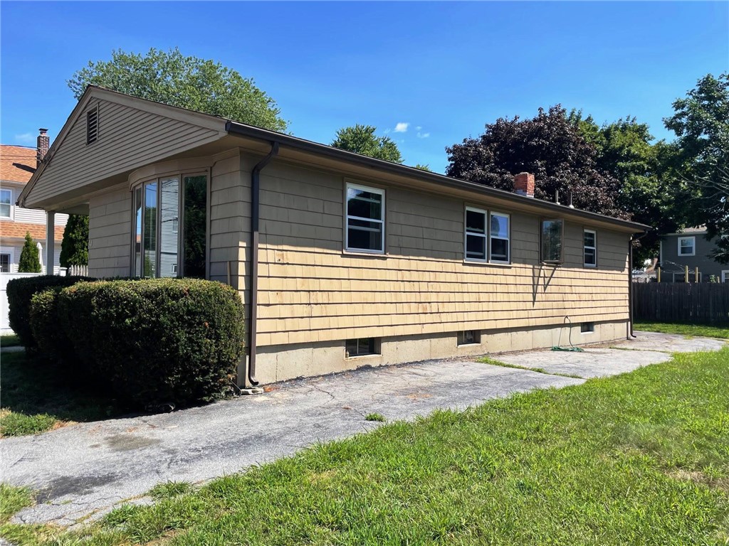 14 Invernia Road Cranston, RI 02920 - Photo 2 of 17 Gallery Image 2