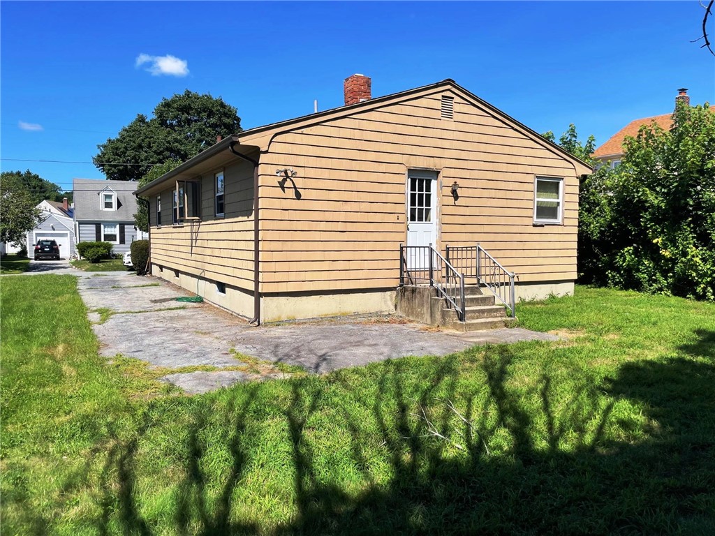 14 Invernia Road Cranston, RI 02920 - Photo 3 of 17 Gallery Image 3