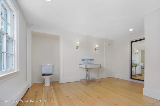 $1,900,000 | 55 Leggett Road, Stone Ridge, NY 12484