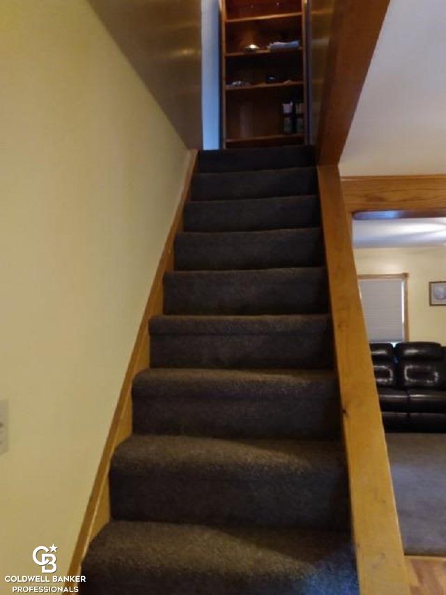 3726 Short Road Croswell, MI 48422 - Photo 16 of 32 Stairway