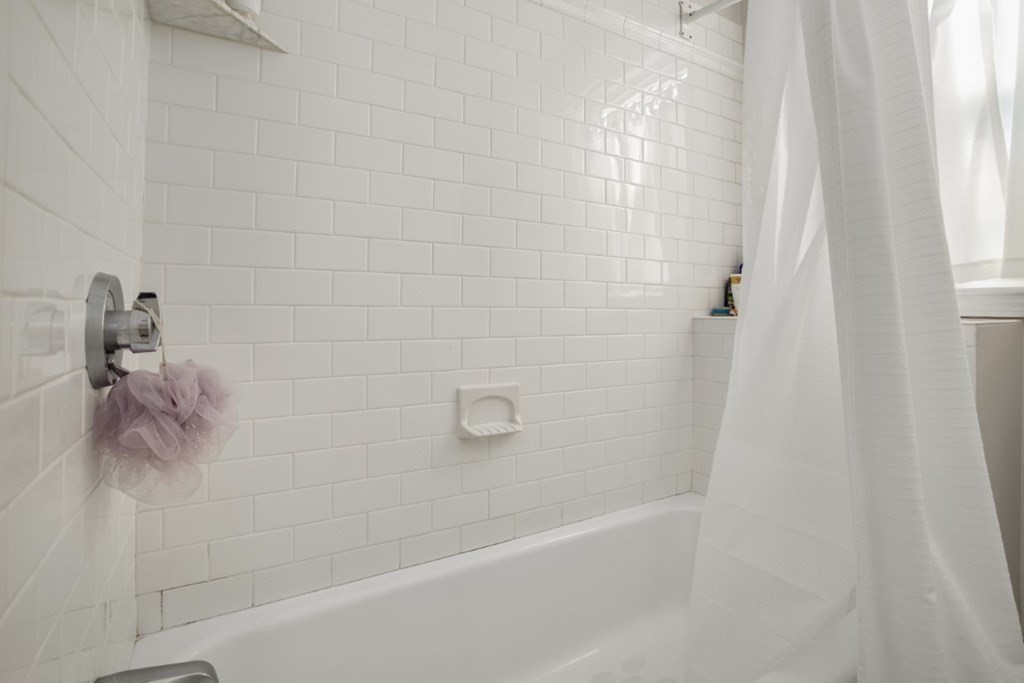 94 Overland Road, Unit 3 Waltham, MA 02451 - Photo 16 of 20 Gallery Image 16