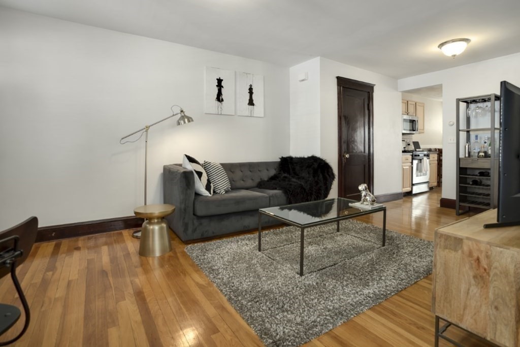 94 Overland Road, Unit 3 Waltham, MA 02451 - Photo 8 of 20 Gallery Image 8