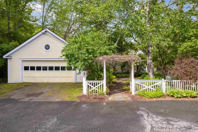 $1,295,000 | 16 Church Street, Woodstock, VT 05091