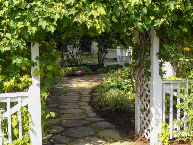 $1,295,000 | 16 Church Street, Woodstock, VT 05091