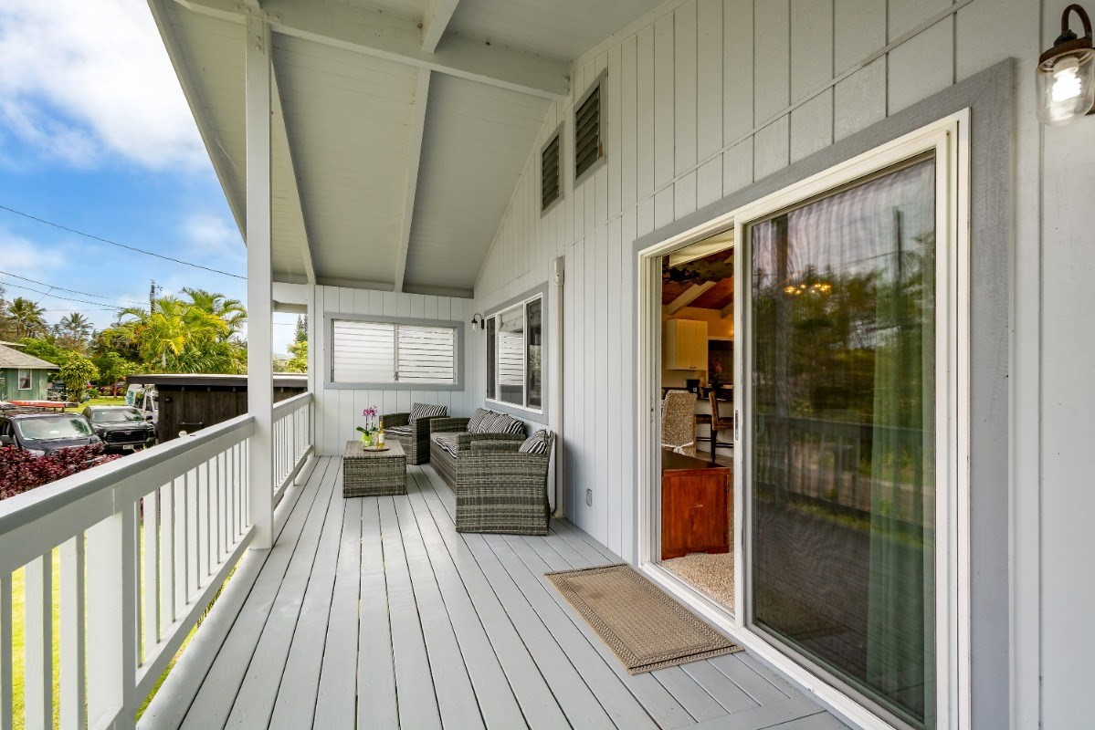5527 Weke Road Hanalei, HI 96714 - Photo 5 of 28 a view of a porch with seating space