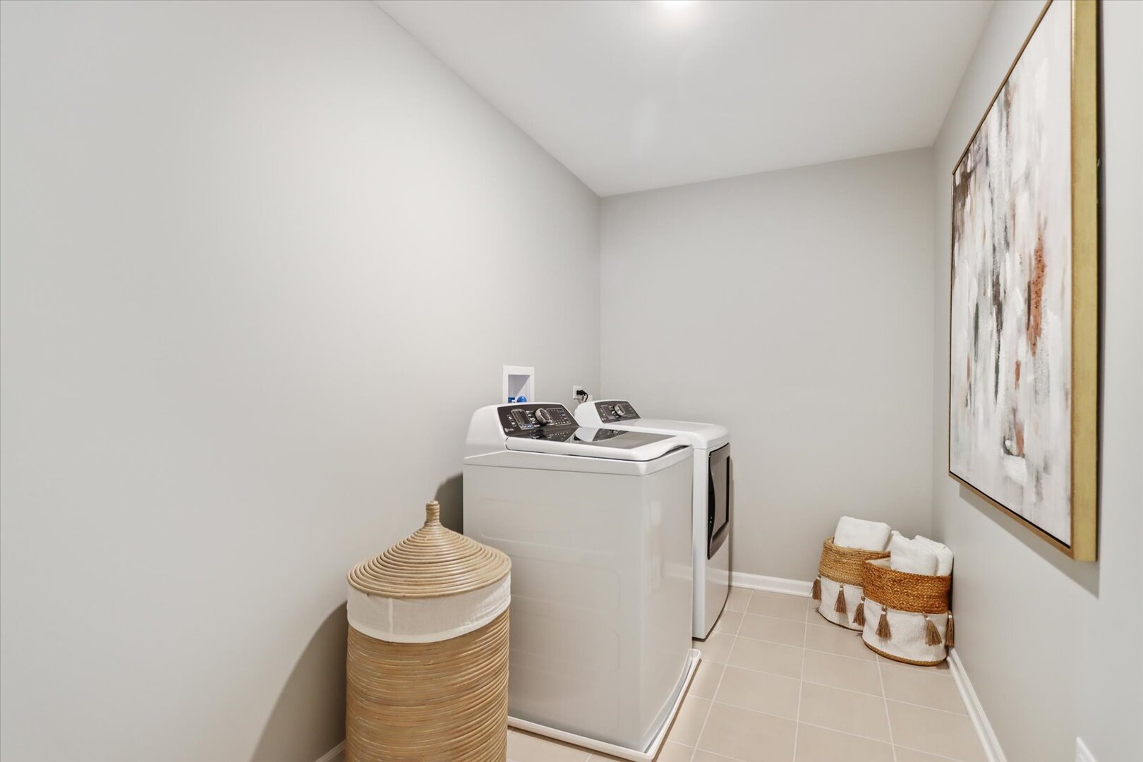 500 Endicott Road South Elgin, IL 60177 - Photo 29 of 30 a room with a sink and a window