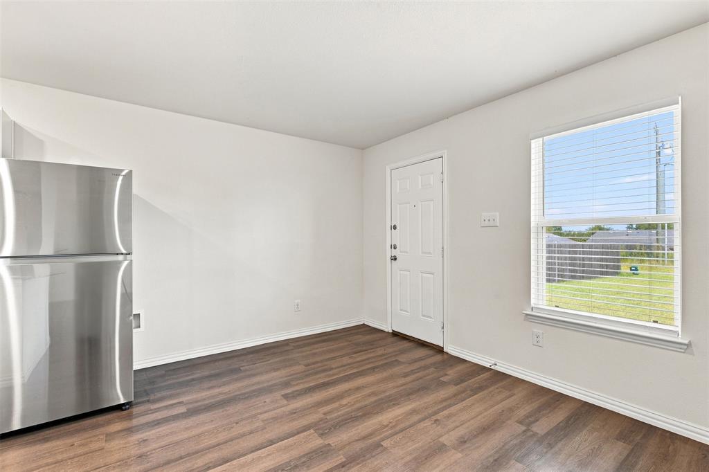 413 East Hull Street Denison, TX 75021 - Photo 9 of 22 Gallery Image 9