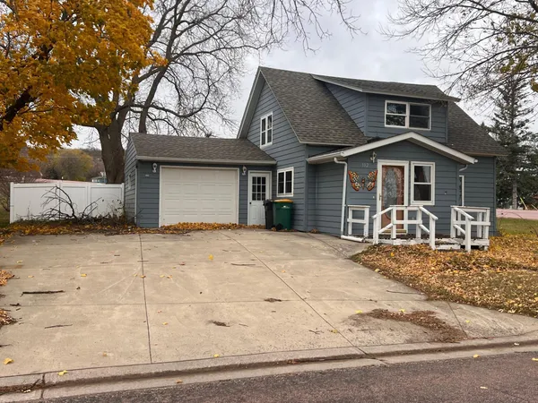 $62,000 | 102 Harrison Street South, Lake Benton, MN 56149