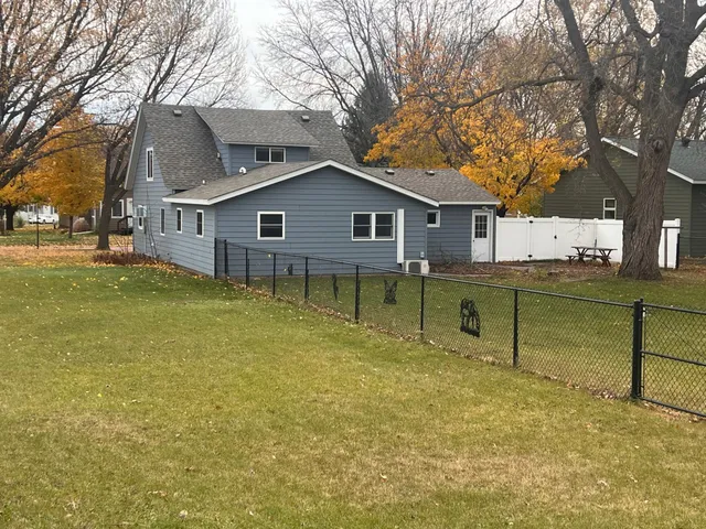 $75,000 | 102 Harrison Street South, Lake Benton, MN 56149