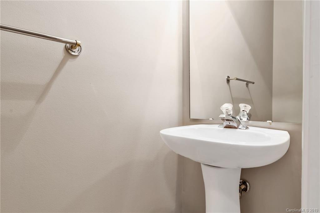 2035 Lennox Square Road, Unit 9 Charlotte, NC 28210 - Photo 18 of 36 Gallery Image 18