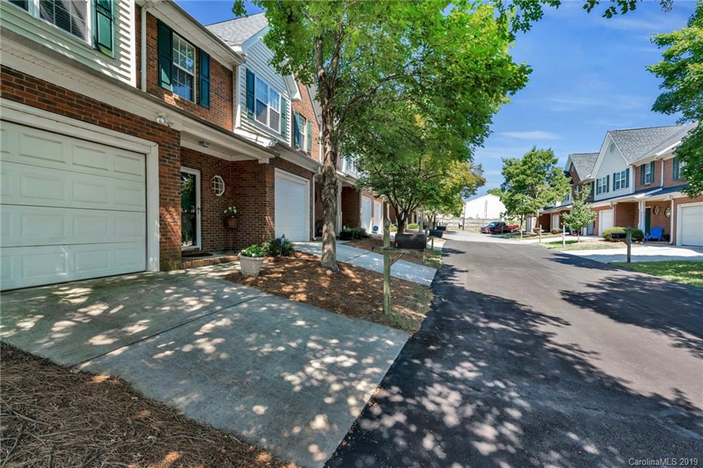 2035 Lennox Square Road, Unit 9 Charlotte, NC 28210 - Photo 3 of 36 Gallery Image 3