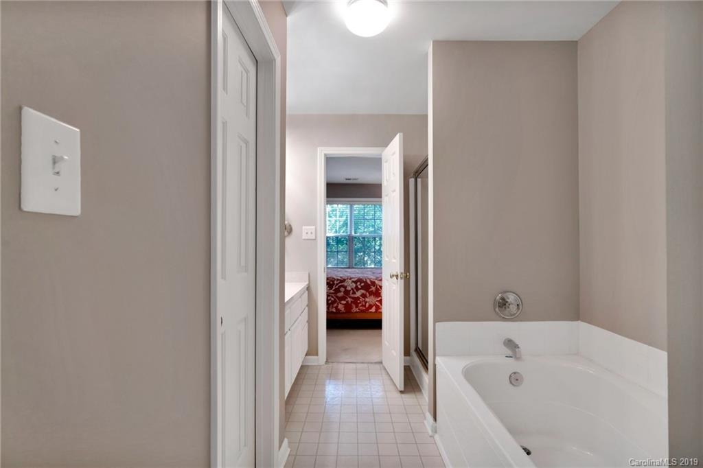 2035 Lennox Square Road, Unit 9 Charlotte, NC 28210 - Photo 24 of 36 Gallery Image 24