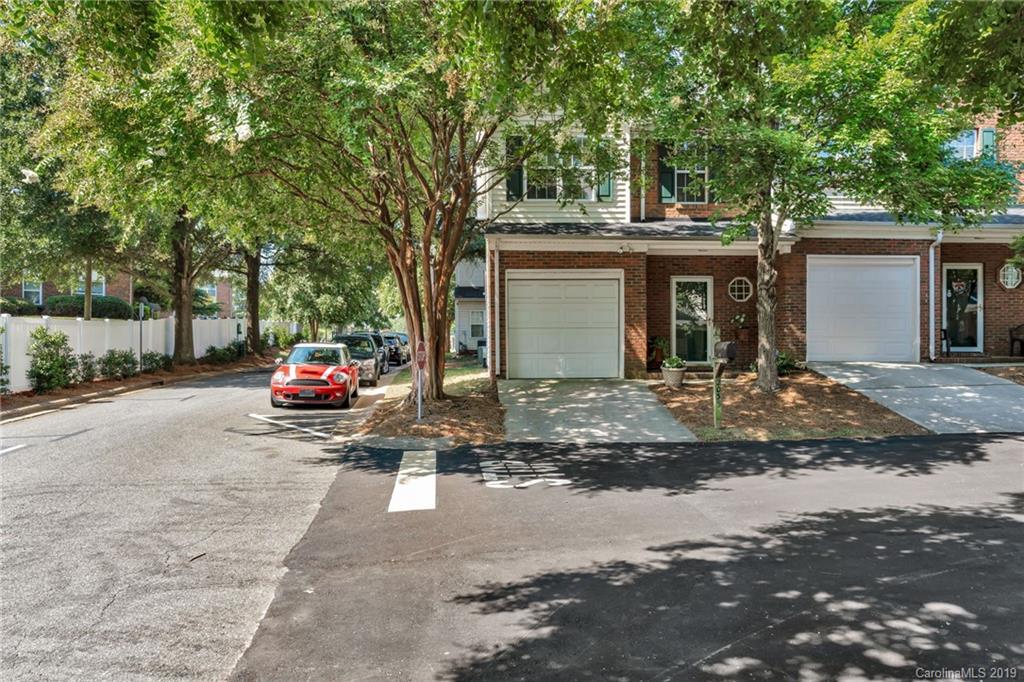 2035 Lennox Square Road, Unit 9 Charlotte, NC 28210 - Photo 4 of 36 Gallery Image 4