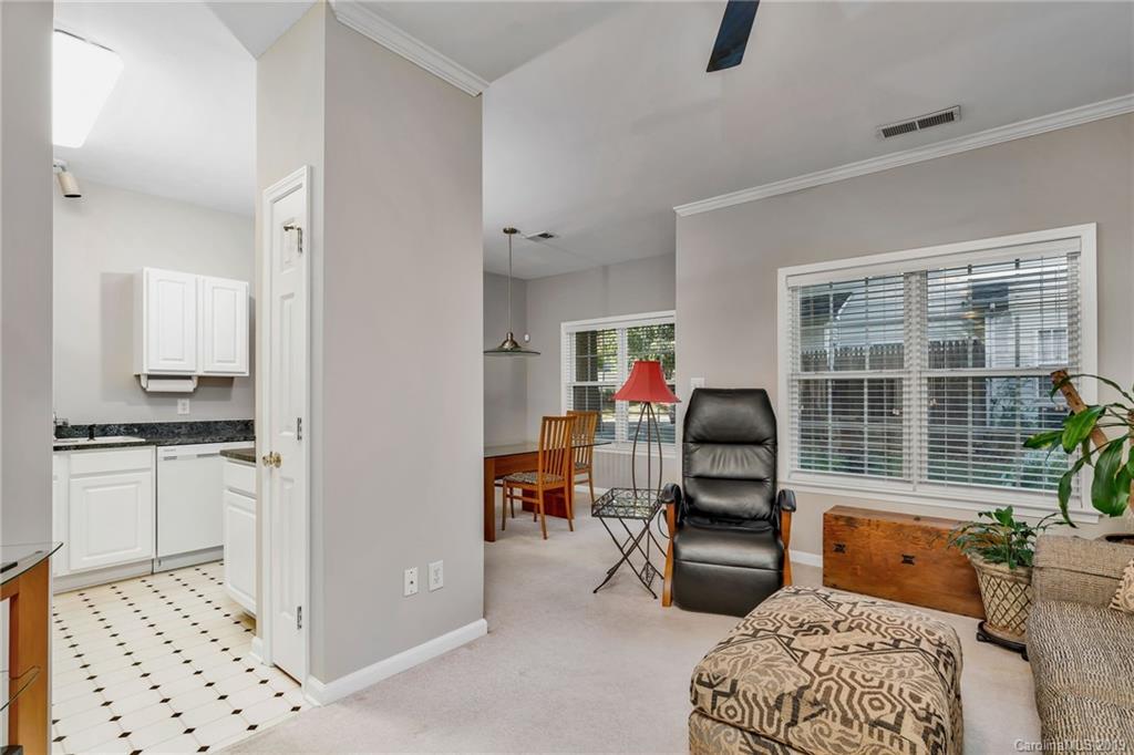 2035 Lennox Square Road, Unit 9 Charlotte, NC 28210 - Photo 7 of 36 Gallery Image 7