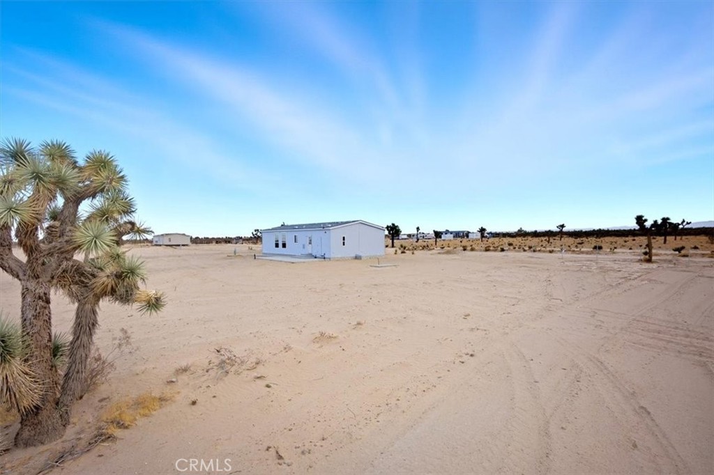 5430 Luna Road Phelan, CA 92371 - Photo 3 of 34 a view of ocean