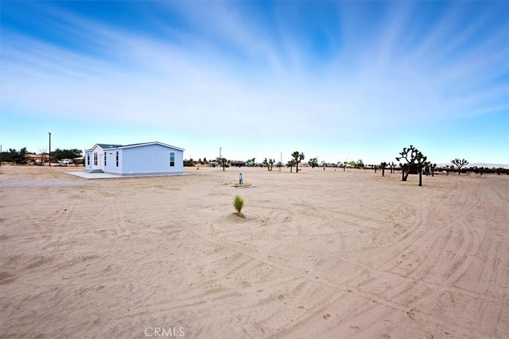 5430 Luna Road Phelan, CA 92371 - Photo 6 of 34 a view of ocean view