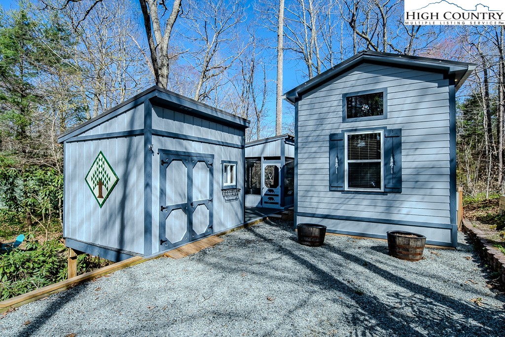 793 Highland Hills Road Newland, NC 28657 - Photo 2 of 40