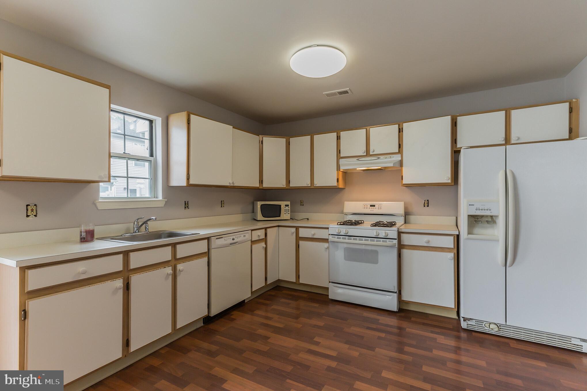 713 Rutland Court Sewell, NJ 08080 - Photo 11 of 30 Gallery Image 11