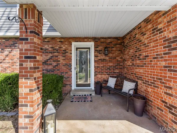 $362,000 | 14 Lakeview Drive, Freeburg, IL 62243