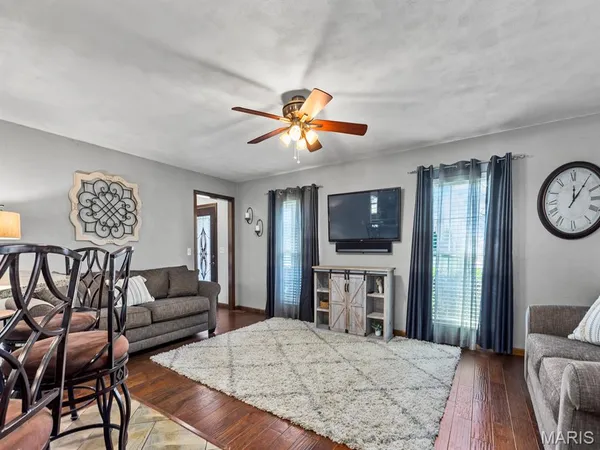 $362,000 | 14 Lakeview Drive, Freeburg, IL 62243