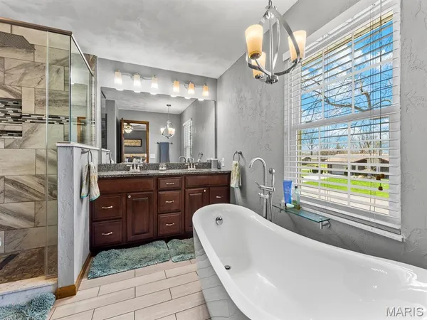 $362,000 | 14 Lakeview Drive, Freeburg, IL 62243
