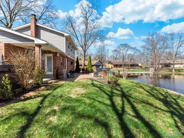 $362,000 | 14 Lakeview Drive, Freeburg, IL 62243
