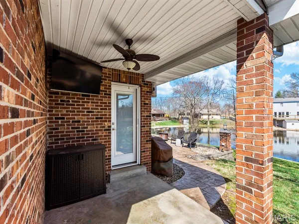 $362,000 | 14 Lakeview Drive, Freeburg, IL 62243