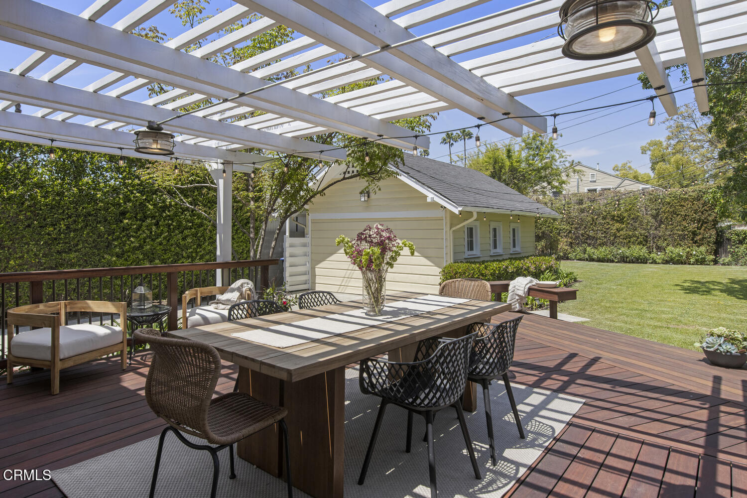 465 Alpine Street Pasadena, CA 91106 - Photo 30 of 45 a view of a patio with a table chairs and a patio