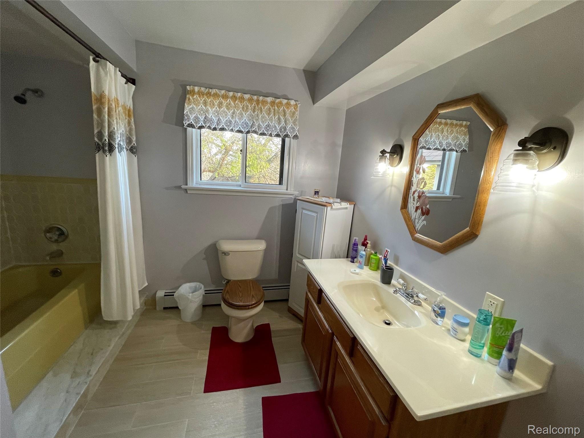 8191 Oatman Road Avoca, MI 48006 - Photo 45 of 55 8191 Oatman MBath.jpg