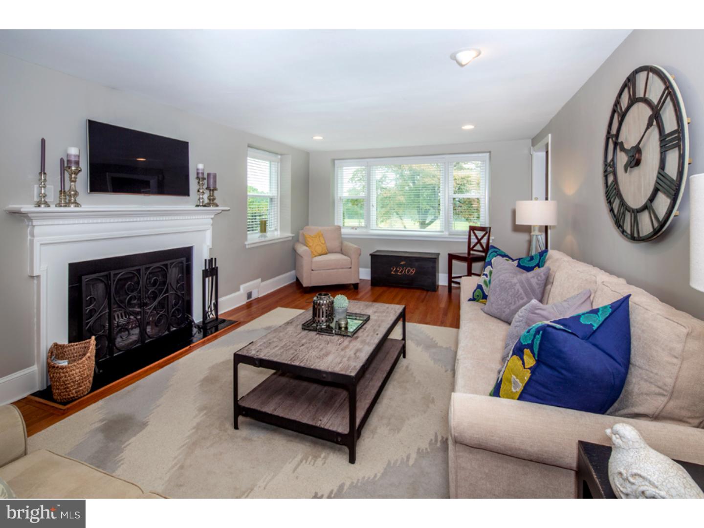 36 West Amherst Road Bala Cynwyd, PA 19004 - Photo 8 of 22 Living Room