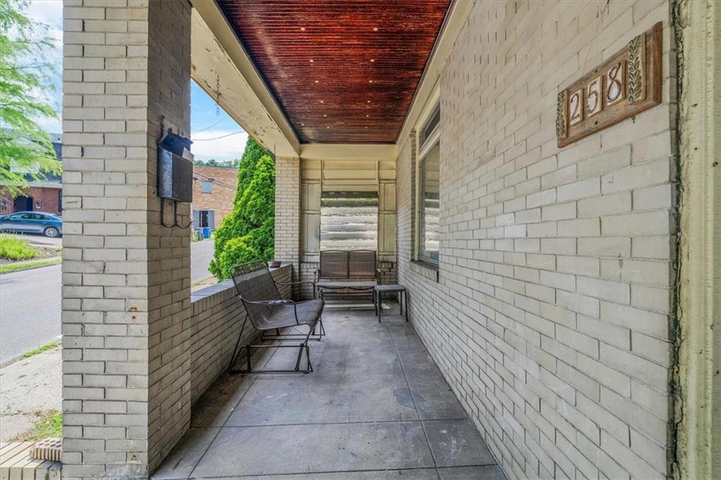258 Brighton Road Pittsburgh, PA 15202 - Photo 3 of 19 Front porch