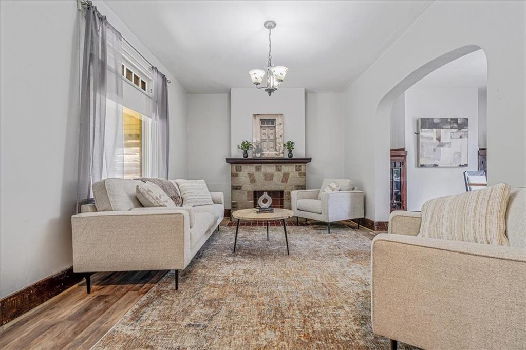 258 Brighton Road Pittsburgh, PA 15202 - Photo 5 of 19 Living Room