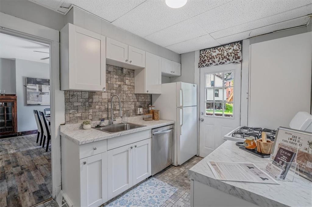 258 Brighton Road Pittsburgh, PA 15202 - Photo 9 of 19 Kitchen