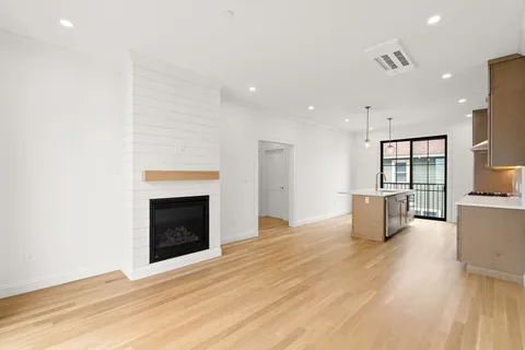 $1,250,000 | 27 Shepard Street, Unit 4, Boston, MA 02135
