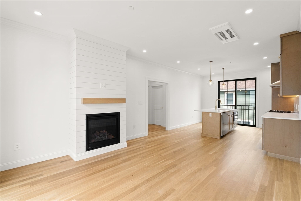 27 Shepard Street, Unit 4 Boston, MA 02135 - Photo 9 of 40