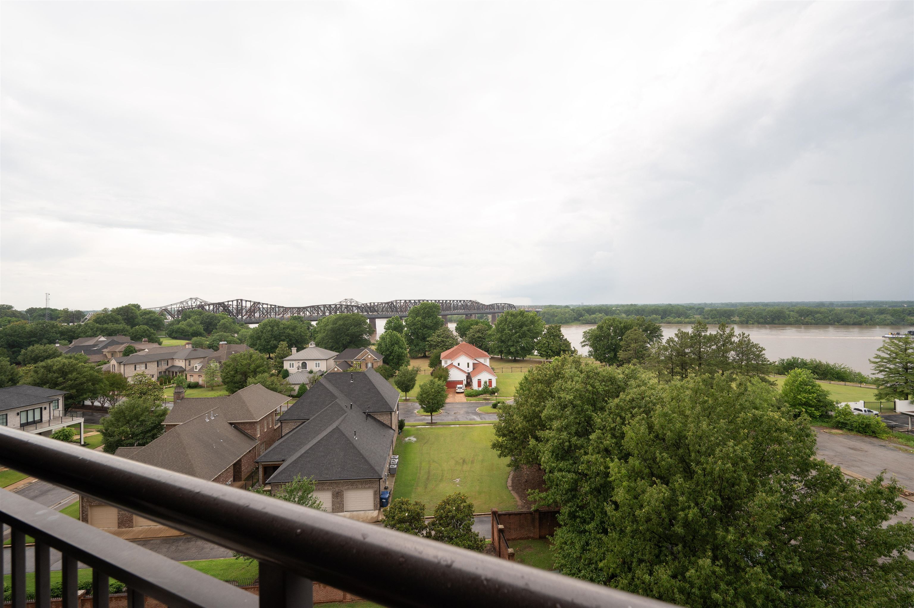 717 Riverside Drive, Unit 709 Memphis, TN 38103 - Photo 5 of 39