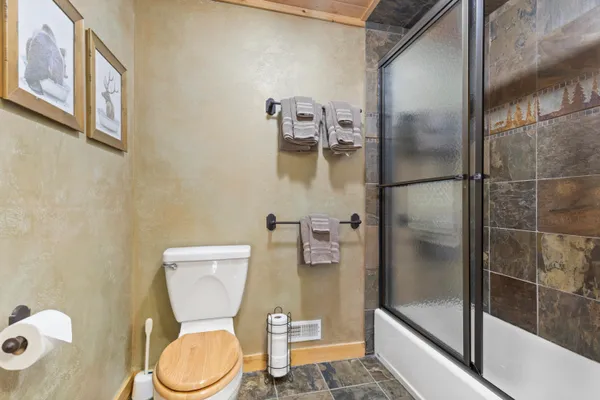 $900,000 | 18090 Read Road, Copemish, MI 49625