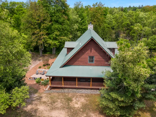 $900,000 | 18090 Read Road, Copemish, MI 49625