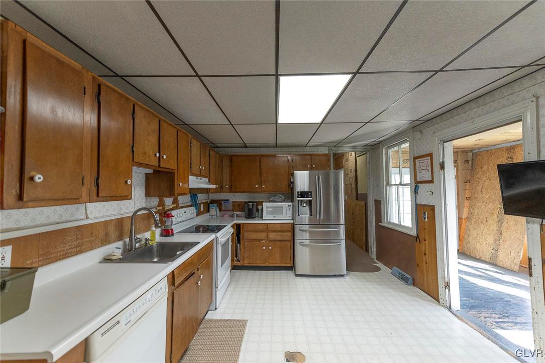 123 Spring Street Easton, PA 18042 - Photo 7 of 16 Gallery Image 7