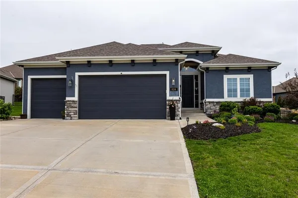 $560,000 | 8134 Northwest 89th Street, Kansas City, MO 64153