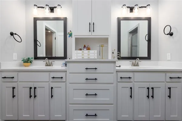 $560,000 | 8134 Northwest 89th Street, Kansas City, MO 64153