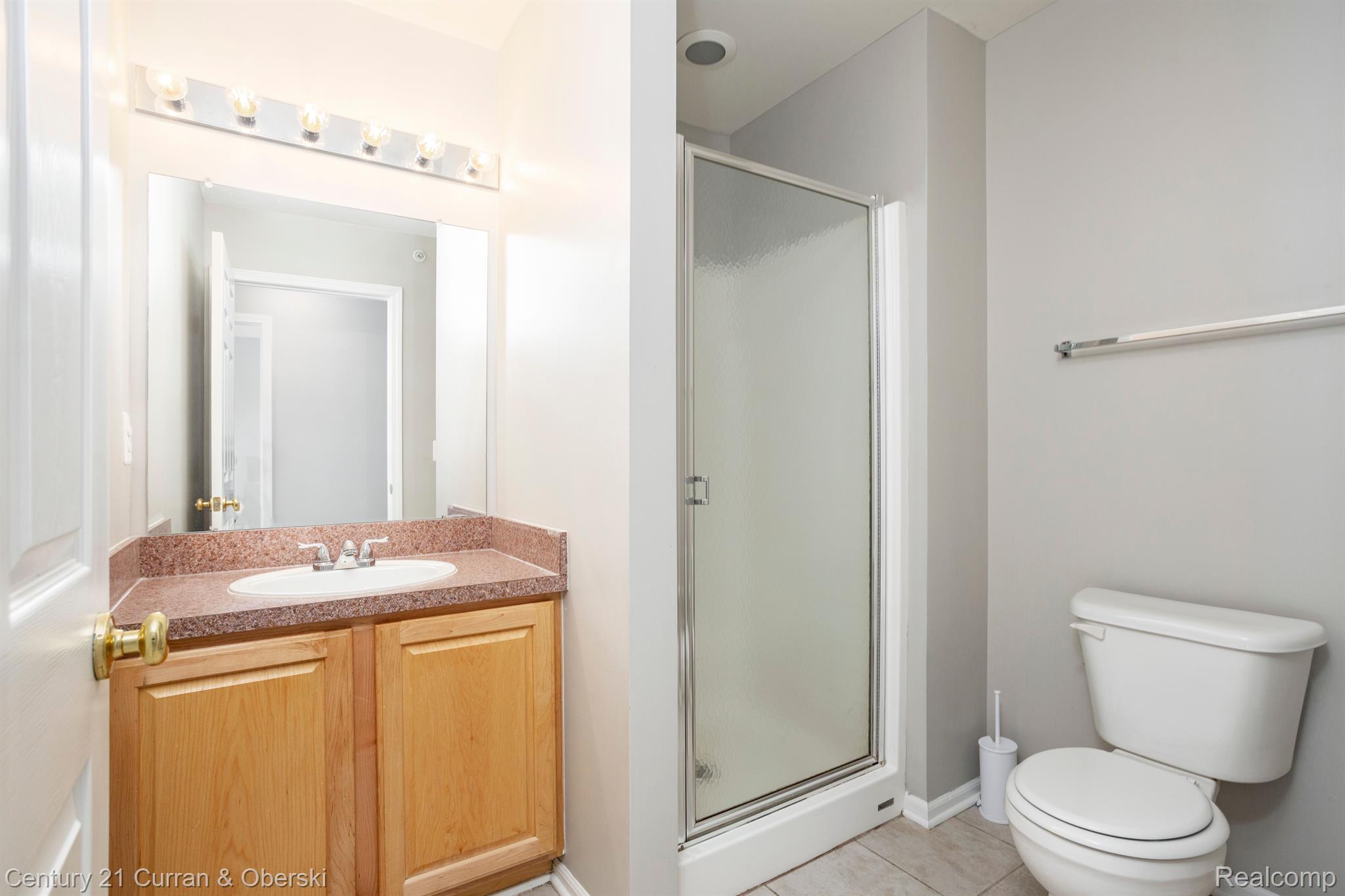 16944 Farmington Road, Unit 22 Livonia, MI 48154 - Photo 11 of 25