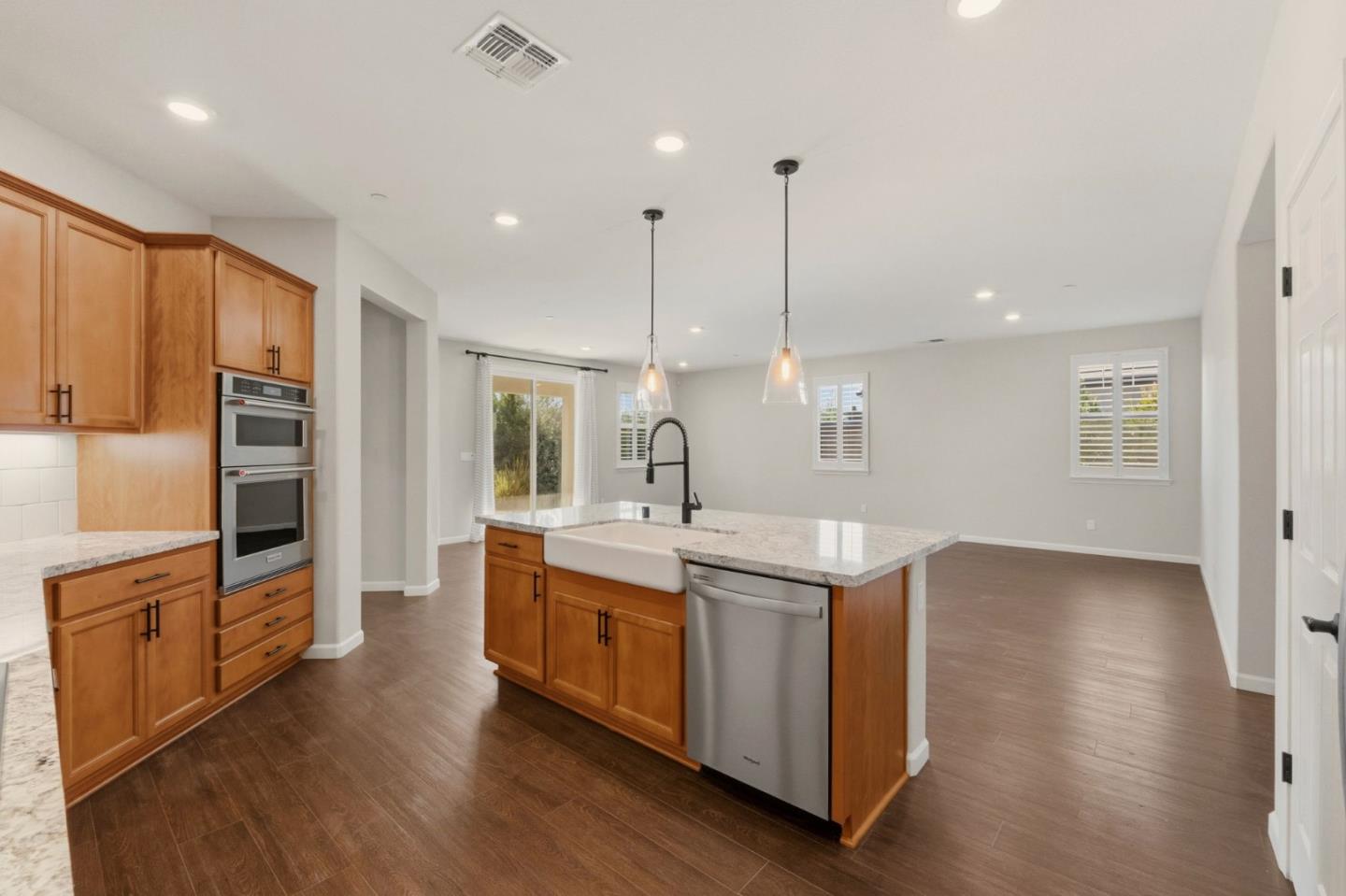 608 Somerset Way Patterson, CA 95363 - Photo 10 of 32