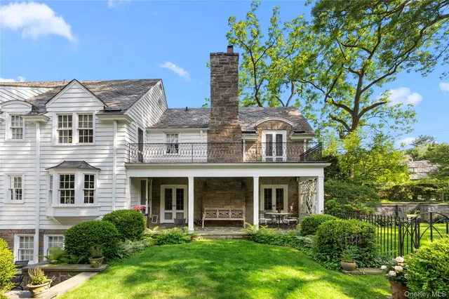 front view of house with a yard
