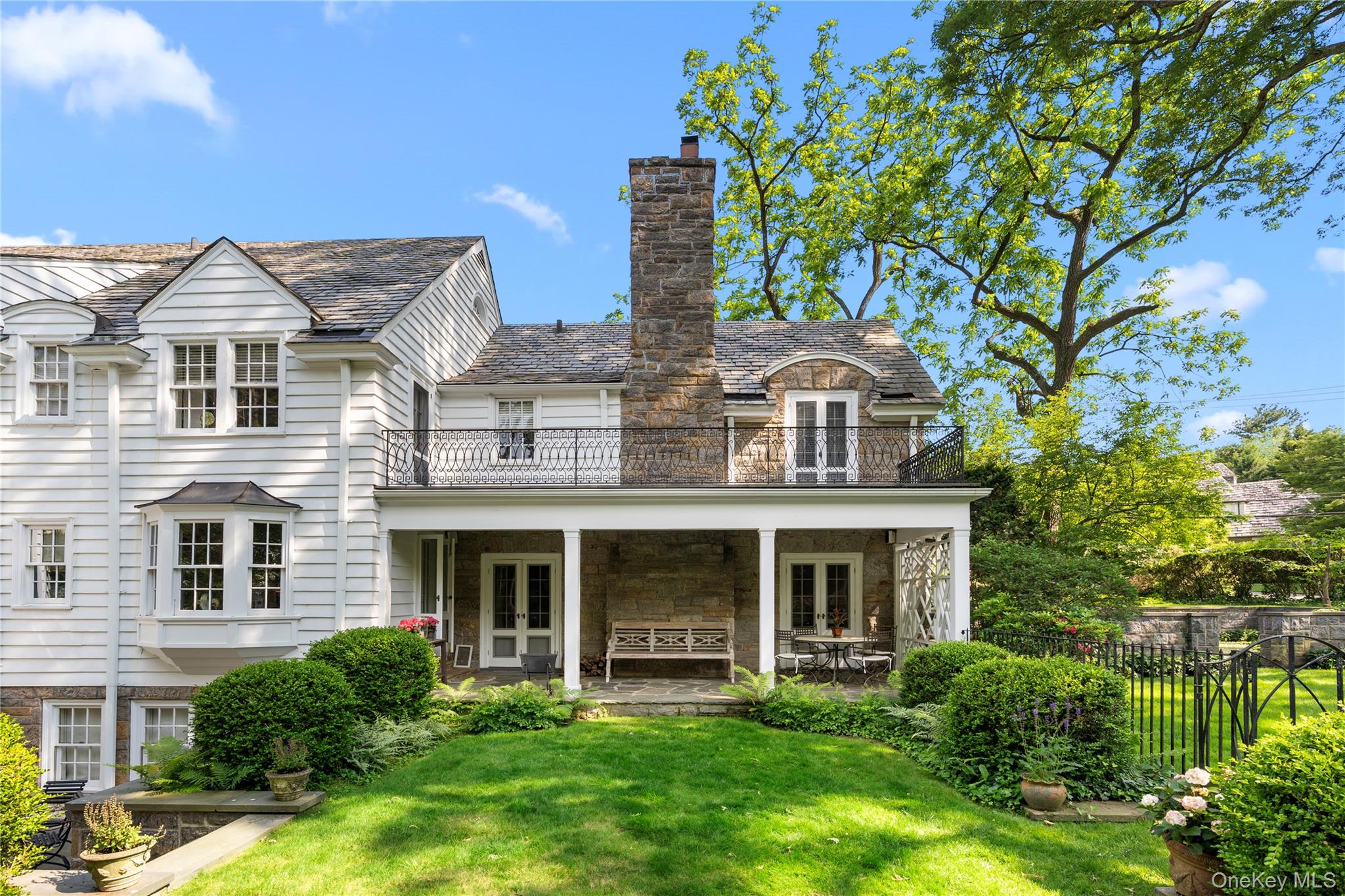 139 Hampshire Road Bronxville, NY 10708 - Photo 39 of 47 front view of house with a yard