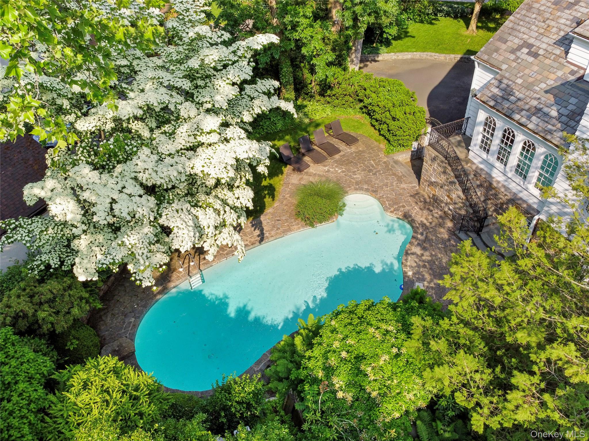 139 Hampshire Road Bronxville, NY 10708 - Photo 42 of 47 an aerial view of a house