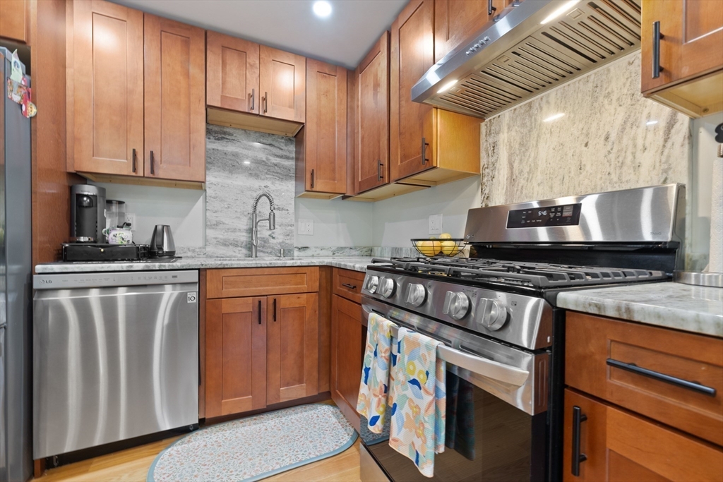 6 Nelly Street, Unit 3 Wakefield, MA 01880 - Photo 10 of 37