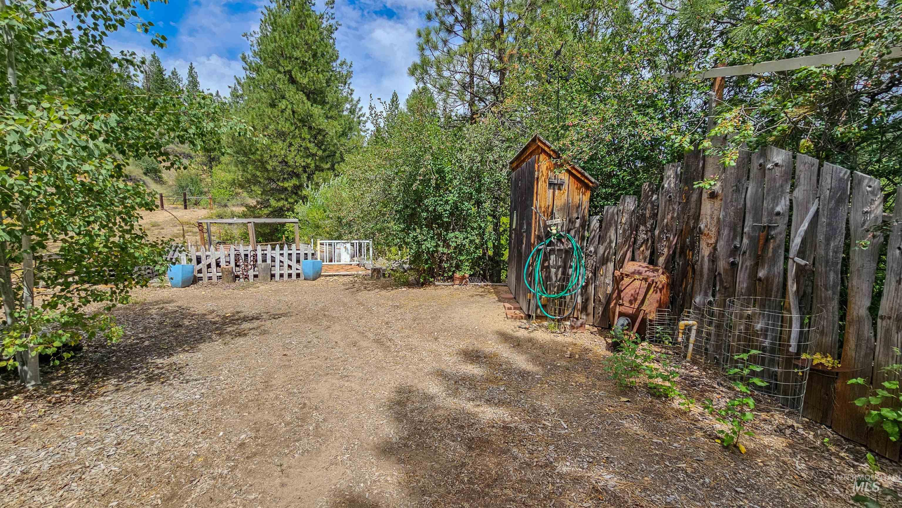 3382 Highway 21 Boise, ID 83716 - Photo 31 of 50 View of yard